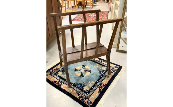Porte-gravures en bois, sur roulettes, H