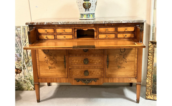 Commode secrétaire dans le style Louis X