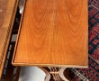 Lot de 2 petits meubles teinte merisier 