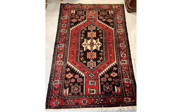 IRAN - Tapis en laine points noué dans l