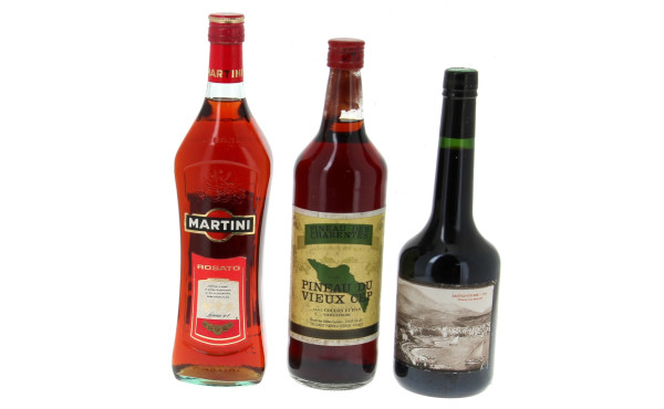 Lot de 3 bouteilles: - 1 B Martini rosé