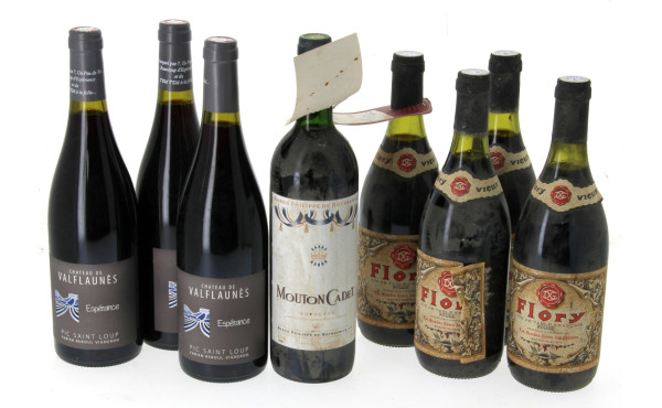 Lot de 8 bouteilles: - 1 MOUTON CADET 1