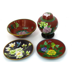 Lot de pièces en cloisonné : pot à ginge
