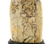 Jaspe de Chine teinté sur socle bois, H 
