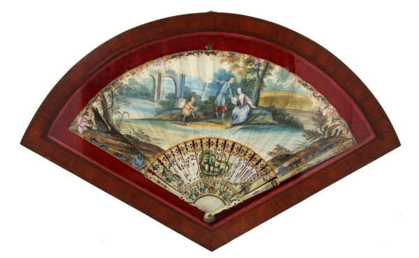Eventail à décor peint d'une scène galan