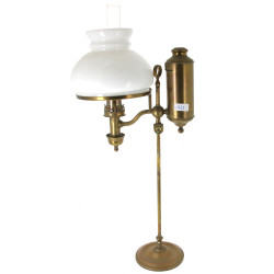 Lampe dans le goût de l'ancien en laiton