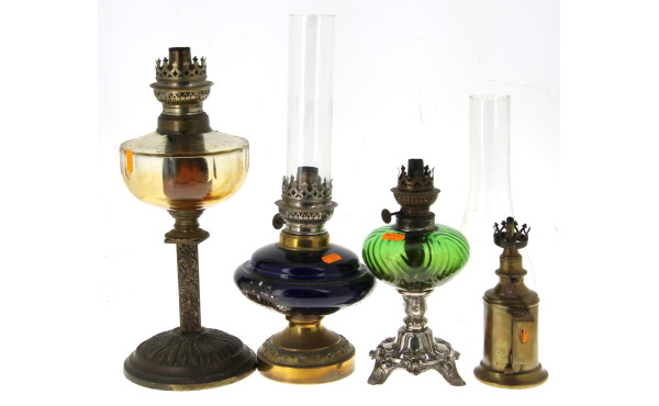Lot comprenant 3 lampes à pétrole (réser