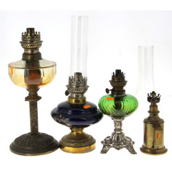 Lot comprenant 3 lampes à pétrole (réser