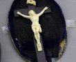 RELIGIOSA - Lot comprenant : un Christ e
