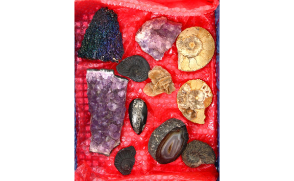 Lot de minéraux dont géode d'agate 7,5 x