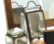 Lot comprenant 2 porte-montres dont un à