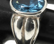 Bague jonc en argent sertie d'un strass 