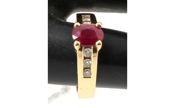 Bague en or jaune 18 carats, poinçon têt
