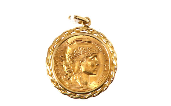 Pièce de 20 F or montée en pendentif, mo