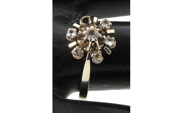 Bague en or gris 18 carats, poinçon tête