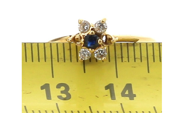 Petite bague avec manques en or jaune, p