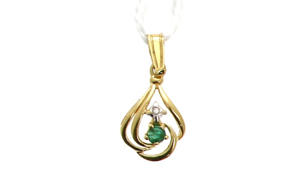 Petit pendentif en or jaune 18 carats (7