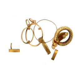 Lot de petits bijoux en or jaune 18 cara