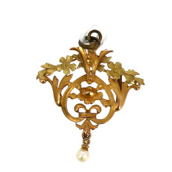 Petit pendentif circa 1900 en plaqué or 