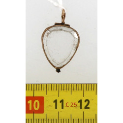 Petit pendentif ouvrant en forme de cœur