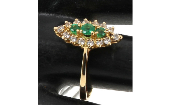 Bague navette en or jaune, poinçon tête 