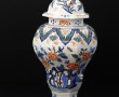 Potiche en faïence polychrome dans le go