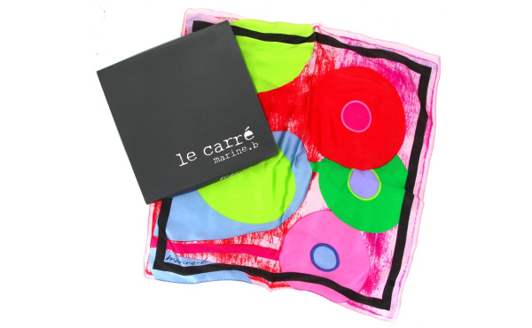 MARINE B. - Carré en soie décor géométri