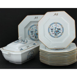 LIMOGES - Service en porcelaine blanche 