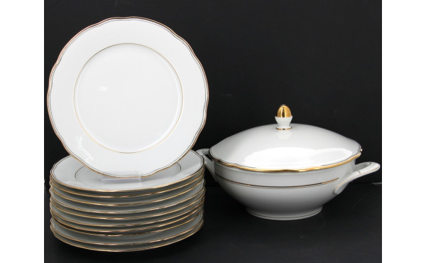 Service de table en porcelaine blanche e