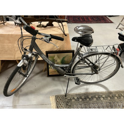 Vélo GIANT modèle Traffic DX (qqs piqur