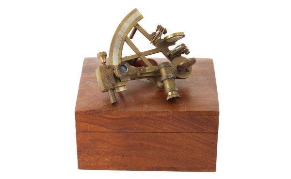 Thème MARINE - Sextant en coffret bois e