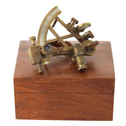 Thème MARINE - Sextant en coffret bois e
