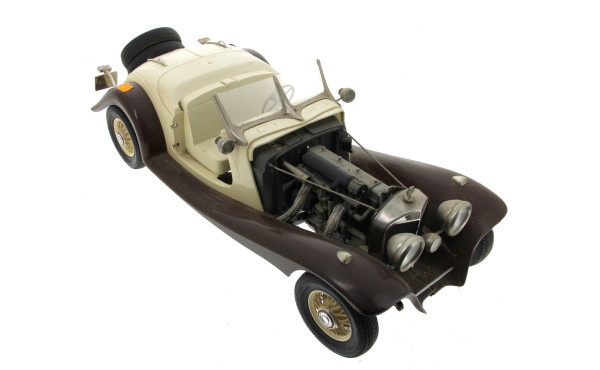 Maquette de voiture Alfa Roméo , L 60 cm