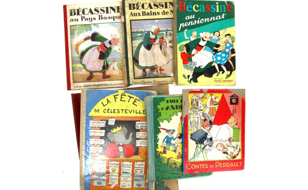 Lot de livres pour enfants en état d'usa