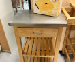 Petite table desserte sur roulette ouvra