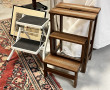 Escabeau 3 marches en bois teinté, H 60,