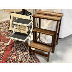 Escabeau 3 marches en bois teinté, H 60,