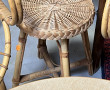 Paire de fauteuils en rotin, une table b