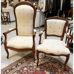 Fauteuil Voltaire et fauteuil style Loui