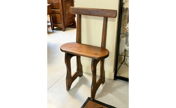 Siège ancien étroit en bois fruitier H 9