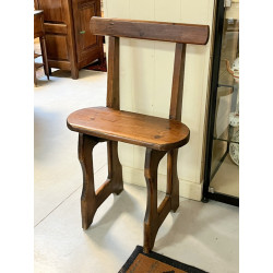 Siège ancien étroit en bois fruitier H 9