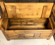Banc coffre en bois fruitier. H 80 x L 1