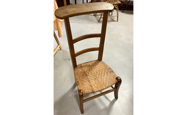 Prie-dieu ancien en bois fruitier