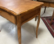 Table bureau à piètement cambré, un tiro