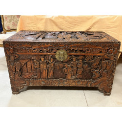 Grand coffre chinois en camphrier richem
