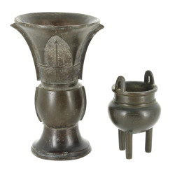 CHINE - Pot tripode H 11,5 cm et vase co