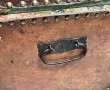Petit coffre ancien en bois gainé de cui
