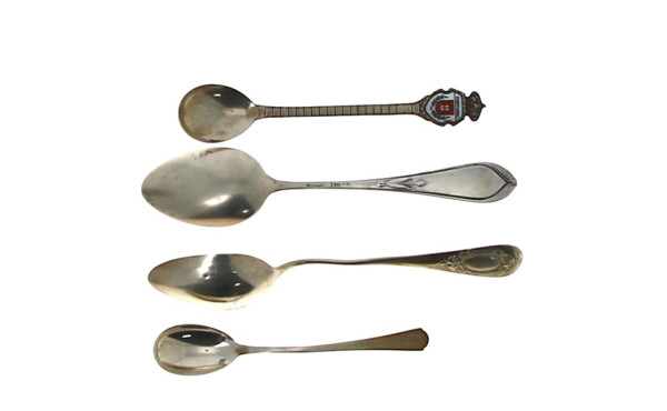 Petite cuillère à œuf en argent minerve 