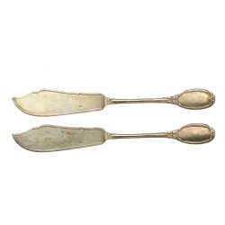 Deux couteaux à poisson en argent, poinç