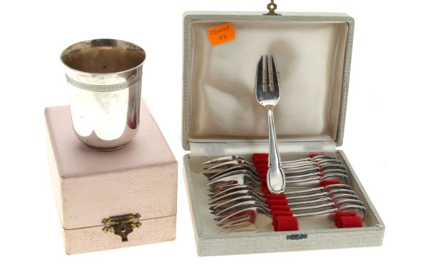 11 fourchettes à gâteaux en métal argent